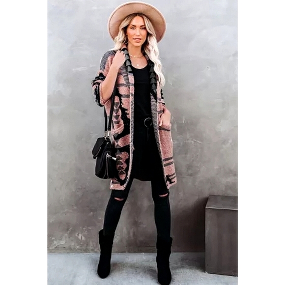 LAST ONE! Plus Size CAMERON Geometric Pink And Gray Knit Cardigan - Picture 3 of 4